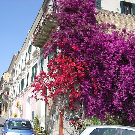 Medieval Apartment Vasto Exterior foto